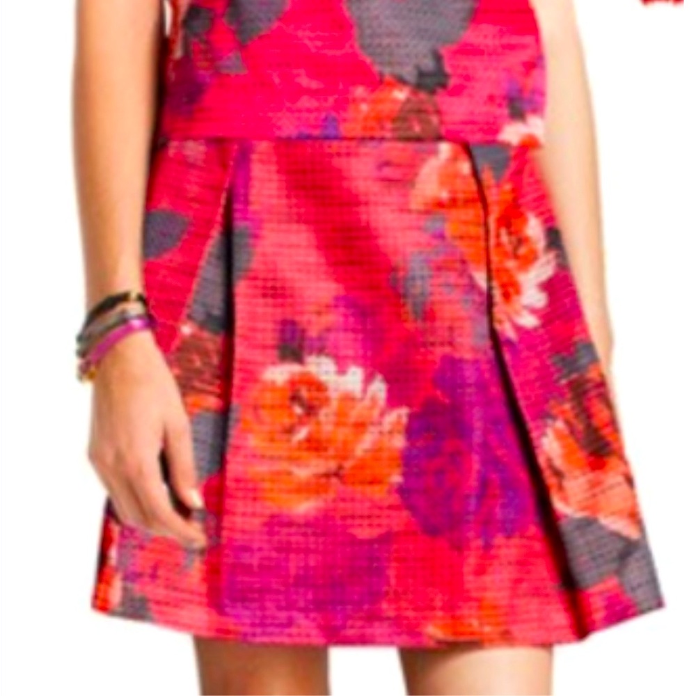 #542 TRINA TURK Floral Skirt size 6